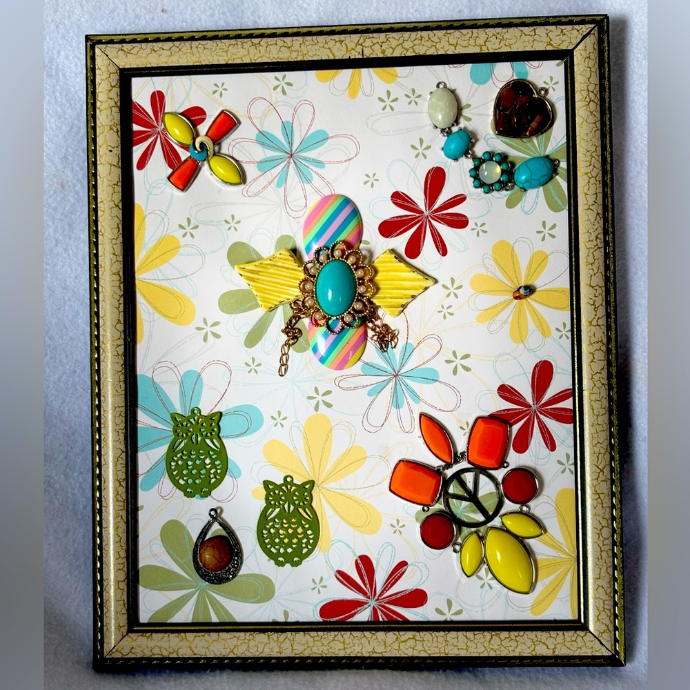 Retro jewlery art frame 11x9